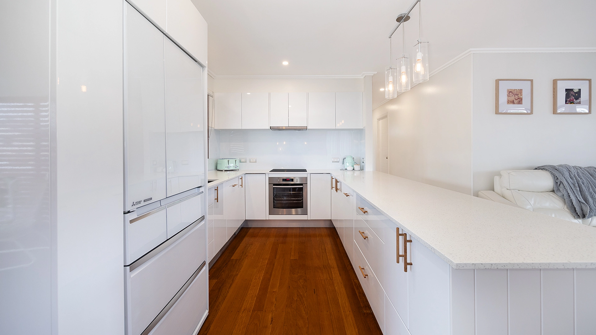 White & bright kitchen renovations
